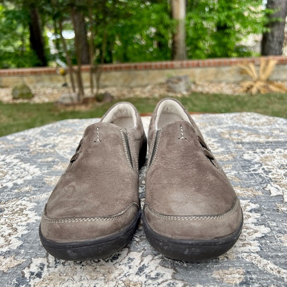 NIB Women’s Pr!vo by Clarks  Leather Slip Ons - Size 8 - Picture 2 of 14